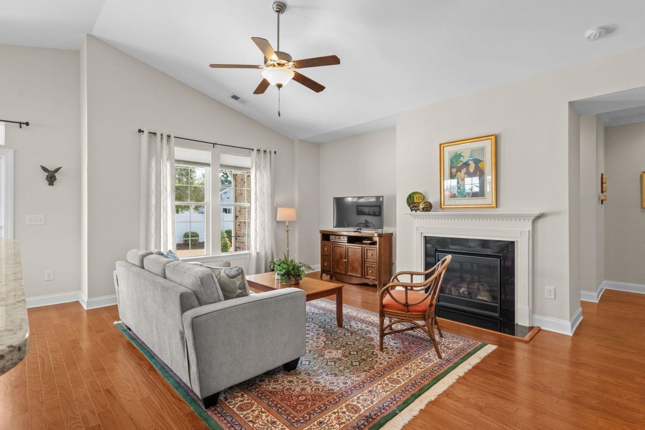 143 E Covington Dr. Photo 13