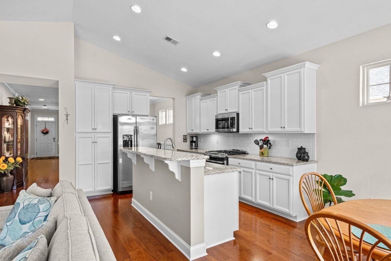 143 E Covington Dr. Photo 17