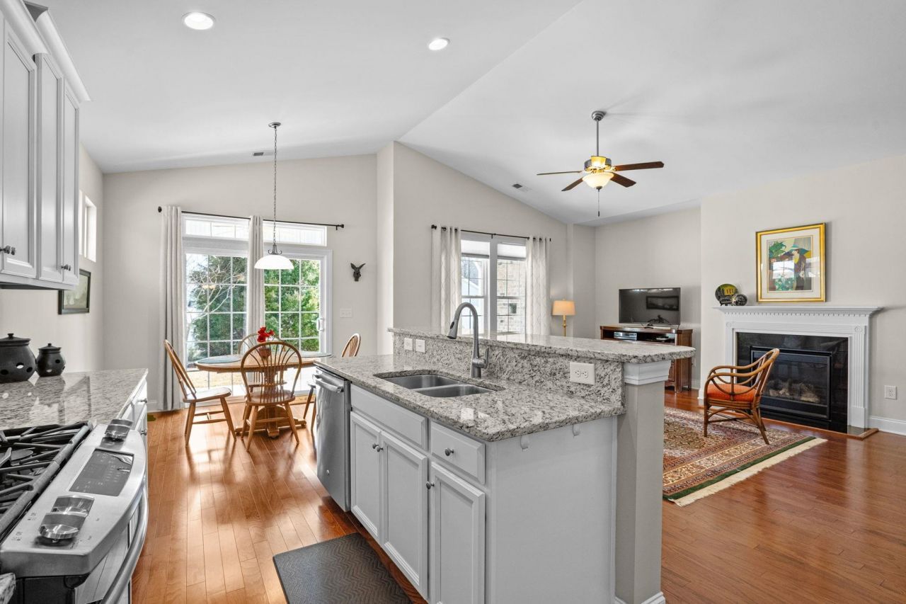 143 E Covington Dr. Photo 22