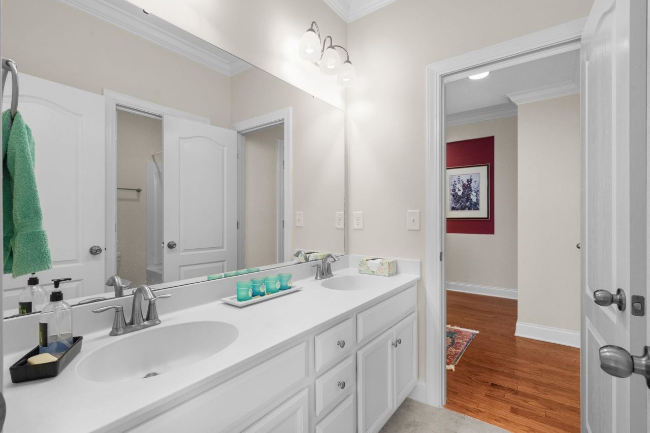 143 E Covington Dr. Photo 38