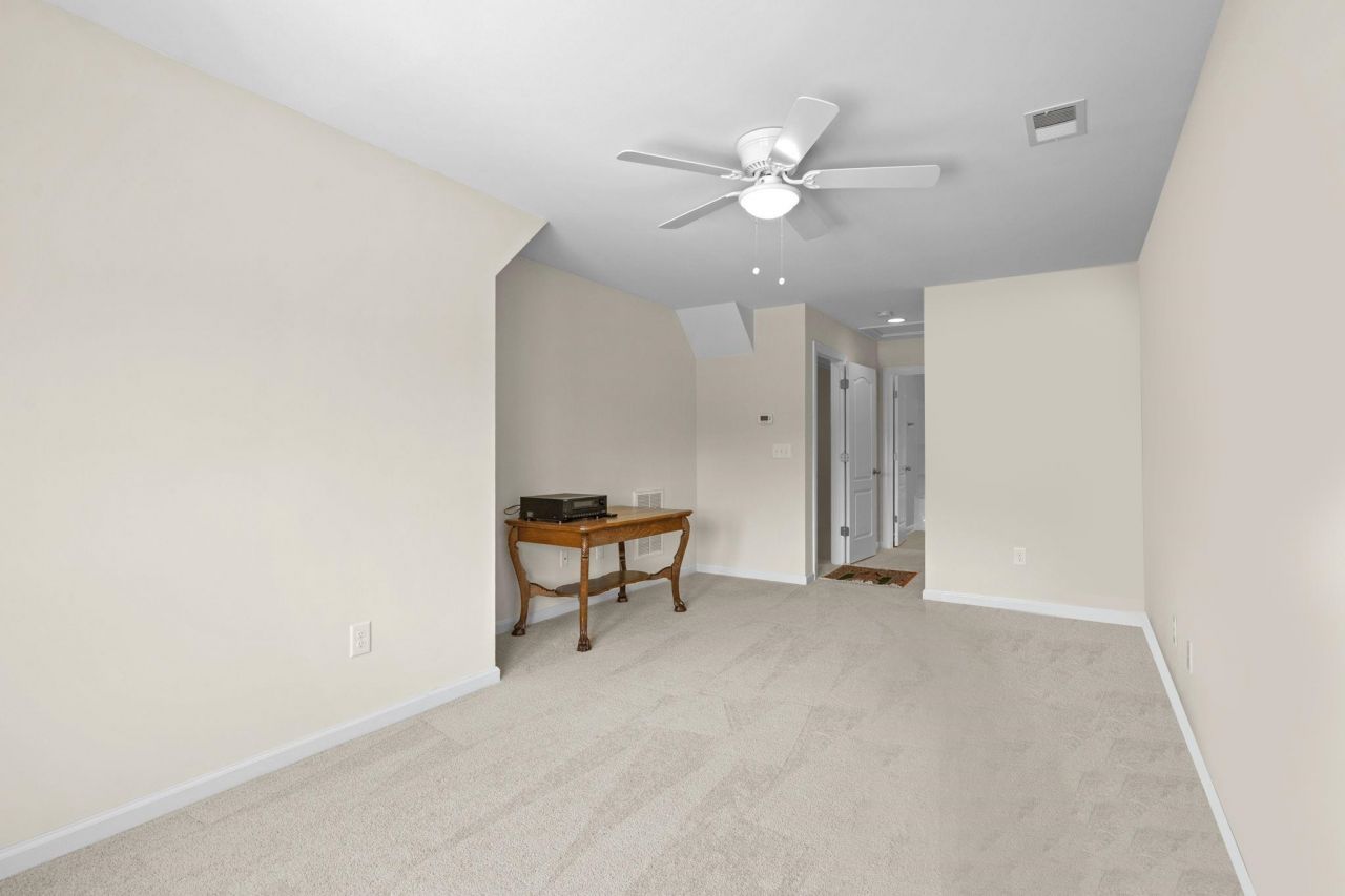 143 E Covington Dr. Photo 42