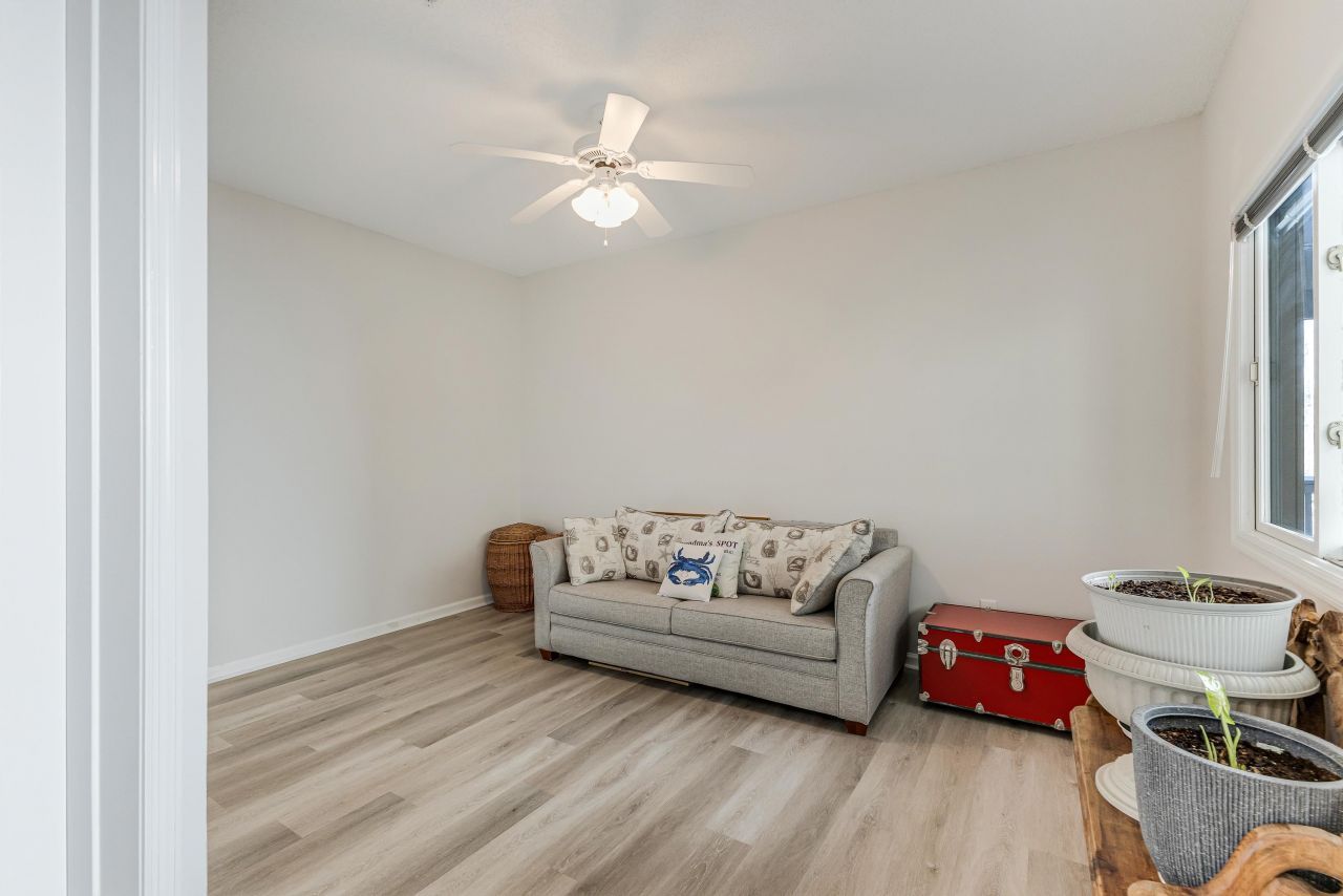 1551 Spinnaker Dr. Photo 22