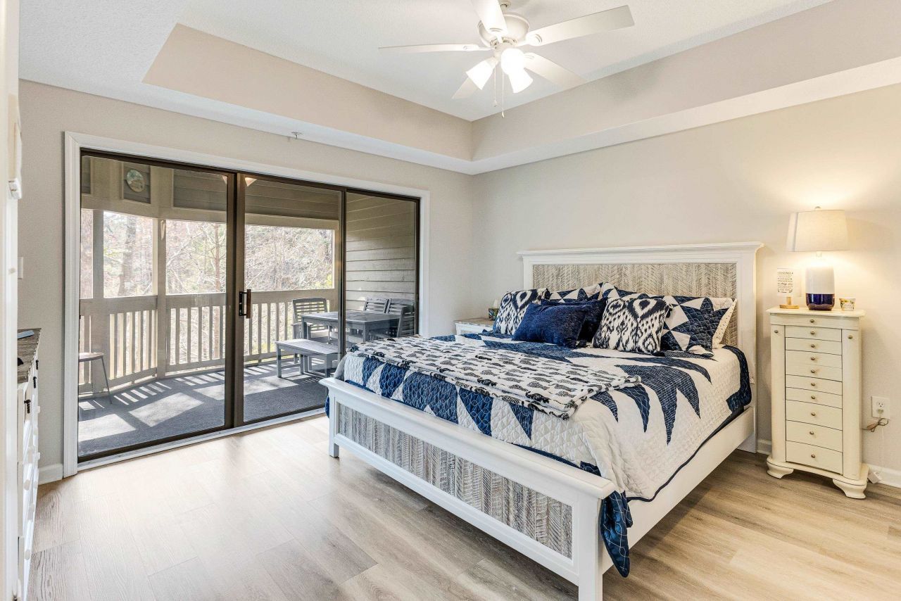 1551 Spinnaker Dr. Photo 25