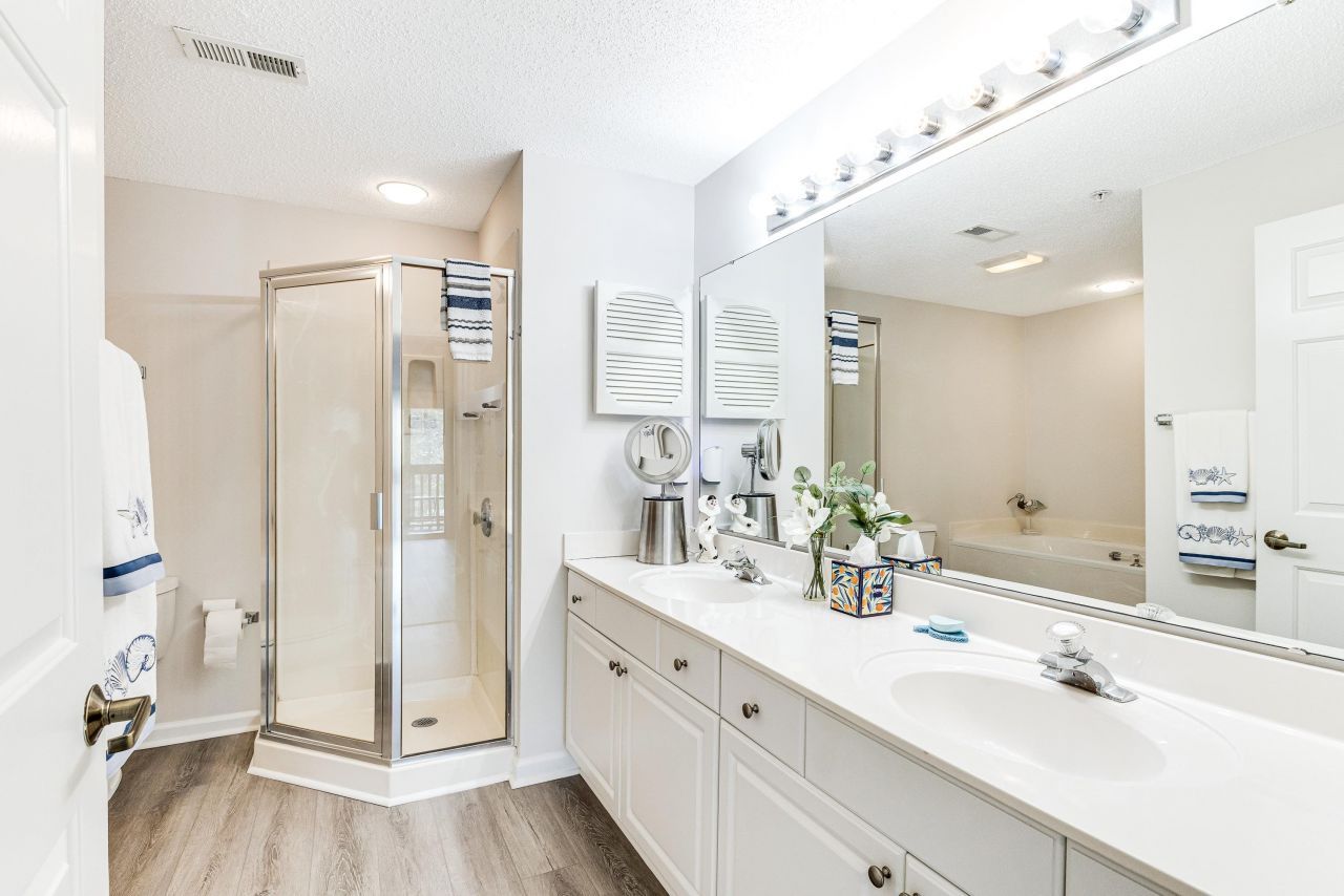 1551 Spinnaker Dr. Photo 28