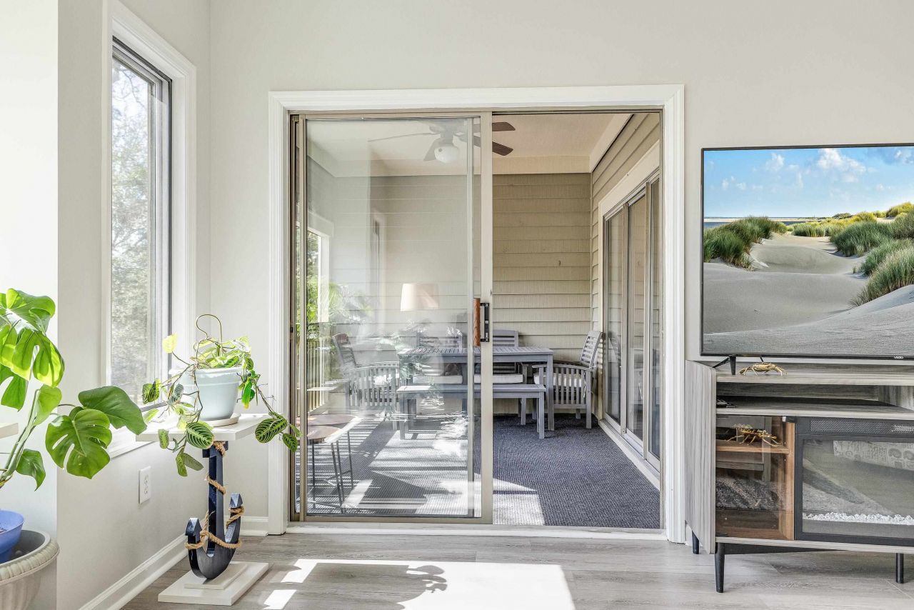 1551 Spinnaker Dr. Photo 31