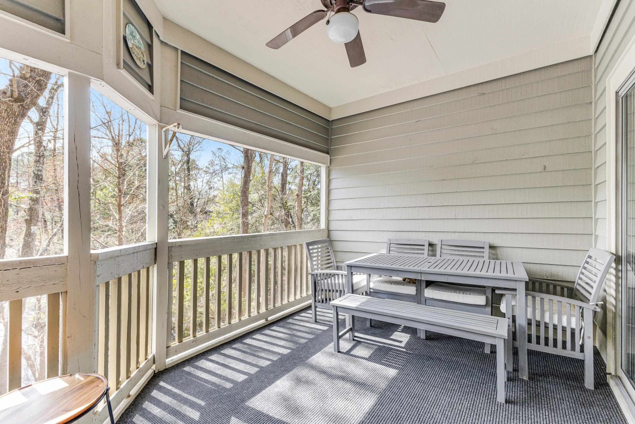 1551 Spinnaker Dr. Photo 32