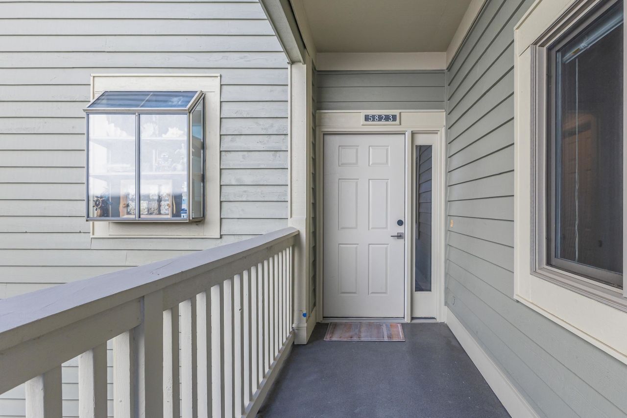 1551 Spinnaker Dr. Photo 5