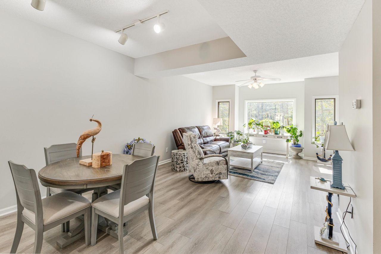 1551 Spinnaker Dr. Photo 7