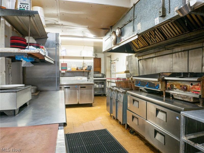 880 Youngstown Poland Road, Struthers, OH 44471 Photo 24