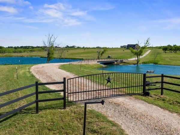 15949 E US Highway 190, Rogers, TX 76569