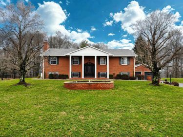 4554 Beverly Pike, Grafton, WV 26354