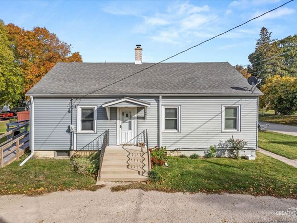 2 N Van Buren Street , Newark, IL 60541