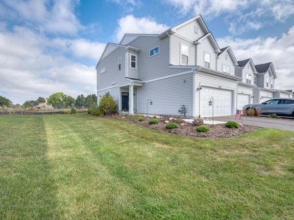 126 Kingsport Drive, South Elgin, IL 60177