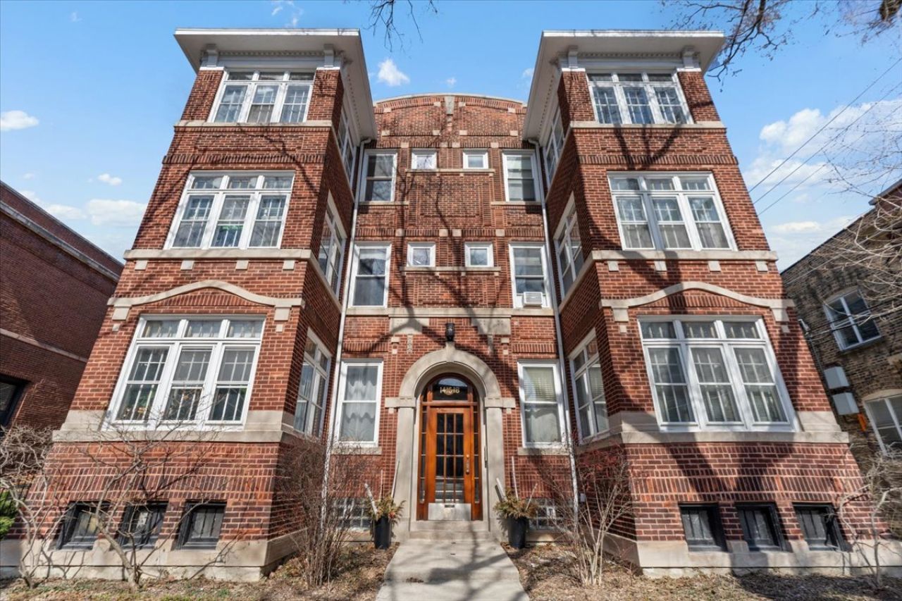 1418 W Rosemont Avenue, Unit 1W, Chicago, IL 60660 Main Photo