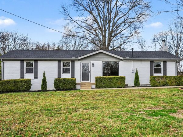 104 N Hillwood Cir, Greenbrier, TN 37073