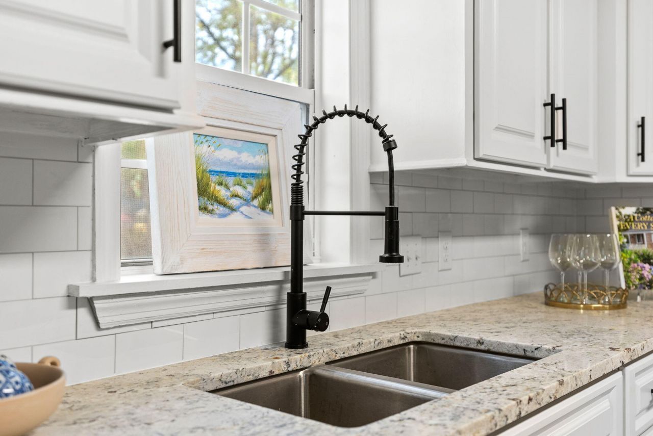 208 Newell Street Photo 10