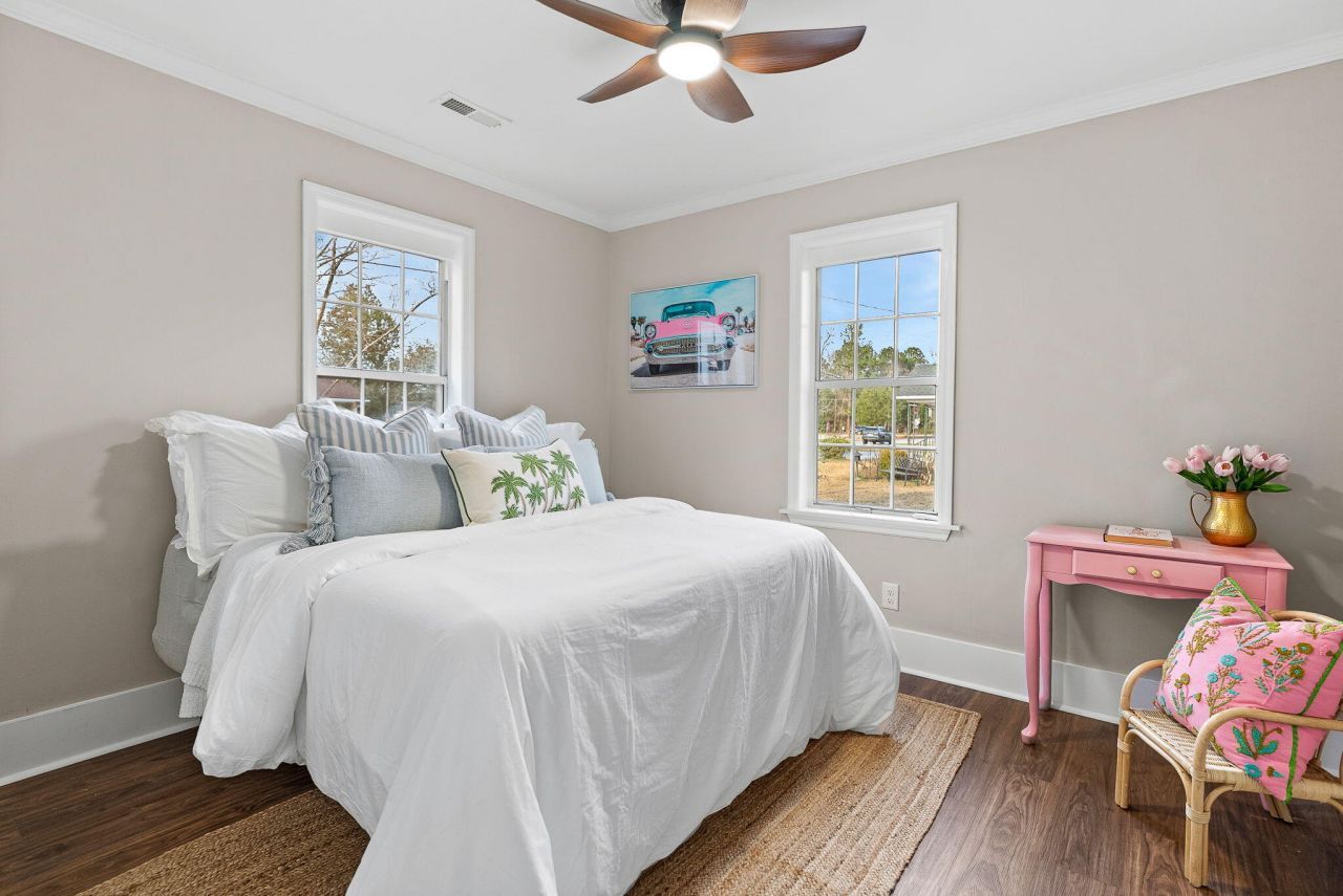 208 Newell Street Photo 11