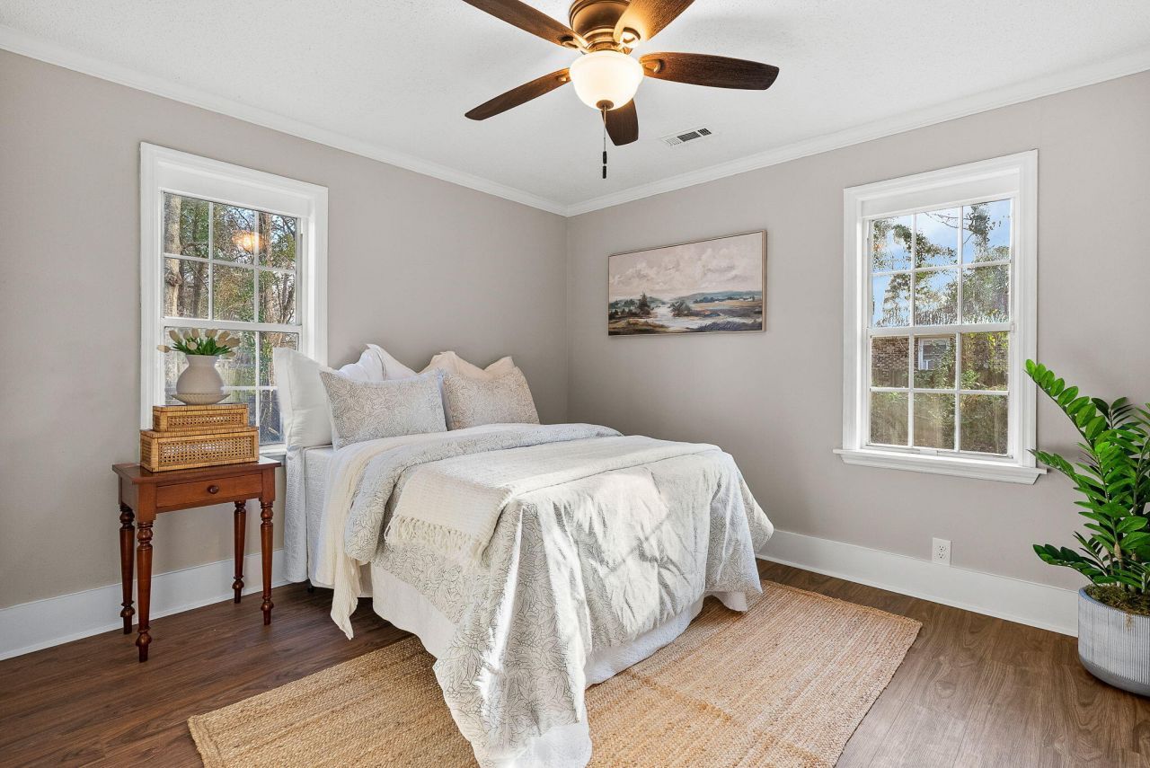 208 Newell Street Photo 12