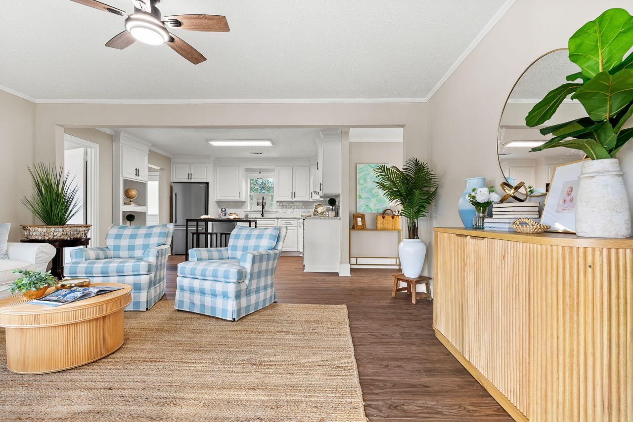 208 Newell Street Photo 4