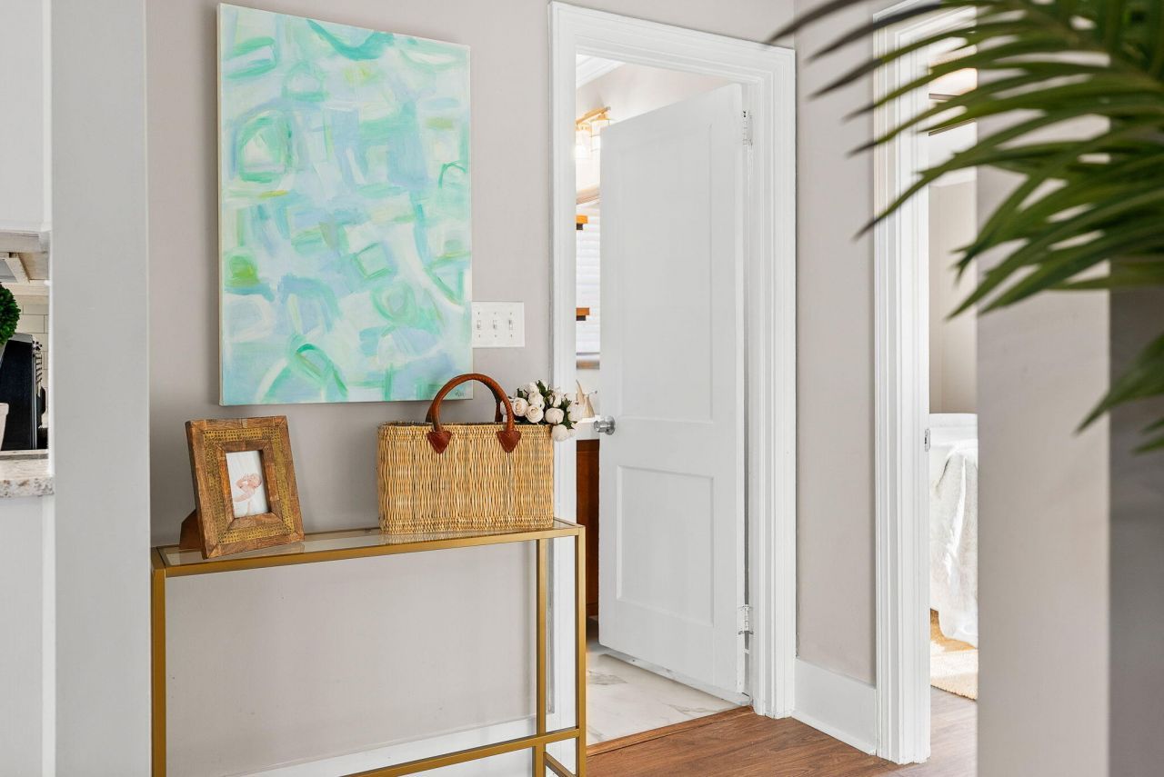 208 Newell Street Photo 5