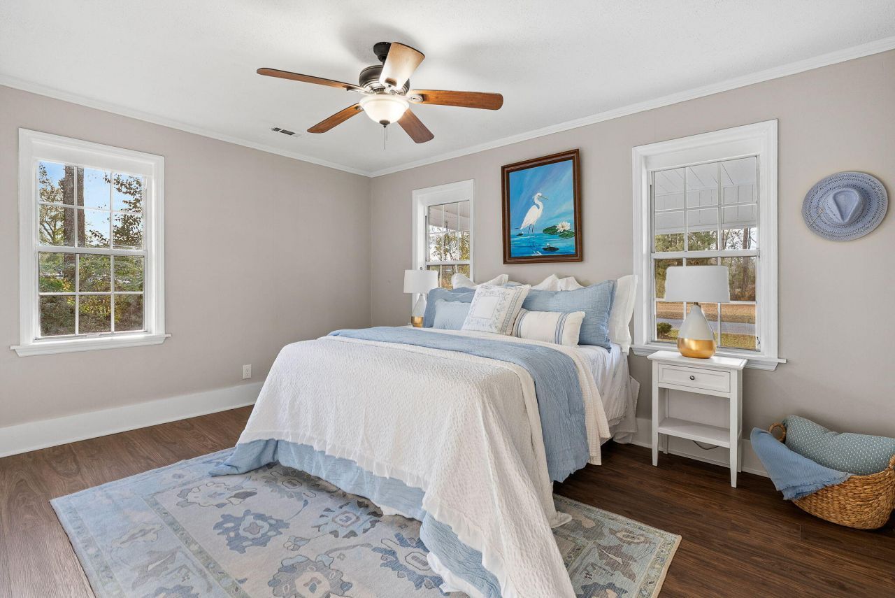 208 Newell Street Photo 6