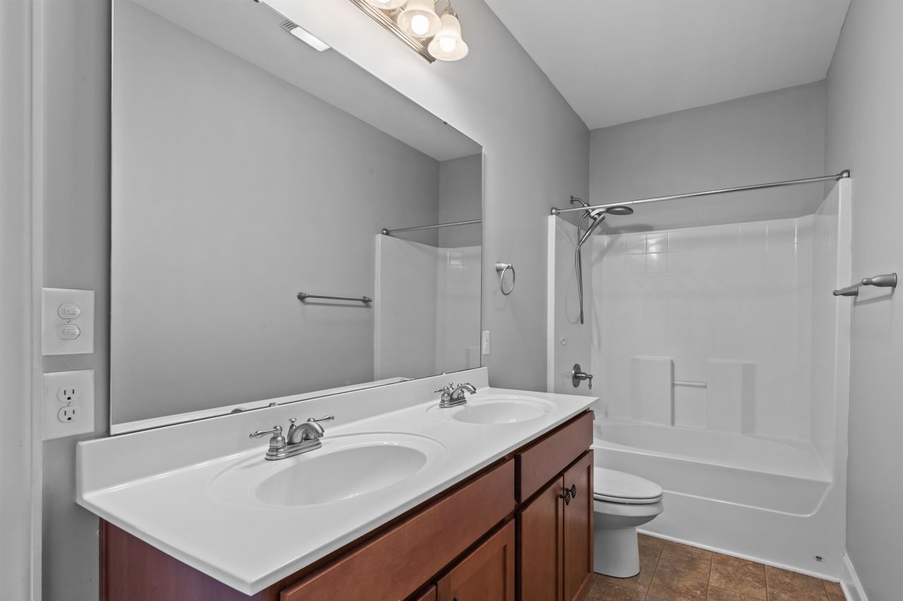 247 Southbury Dr. Photo 33