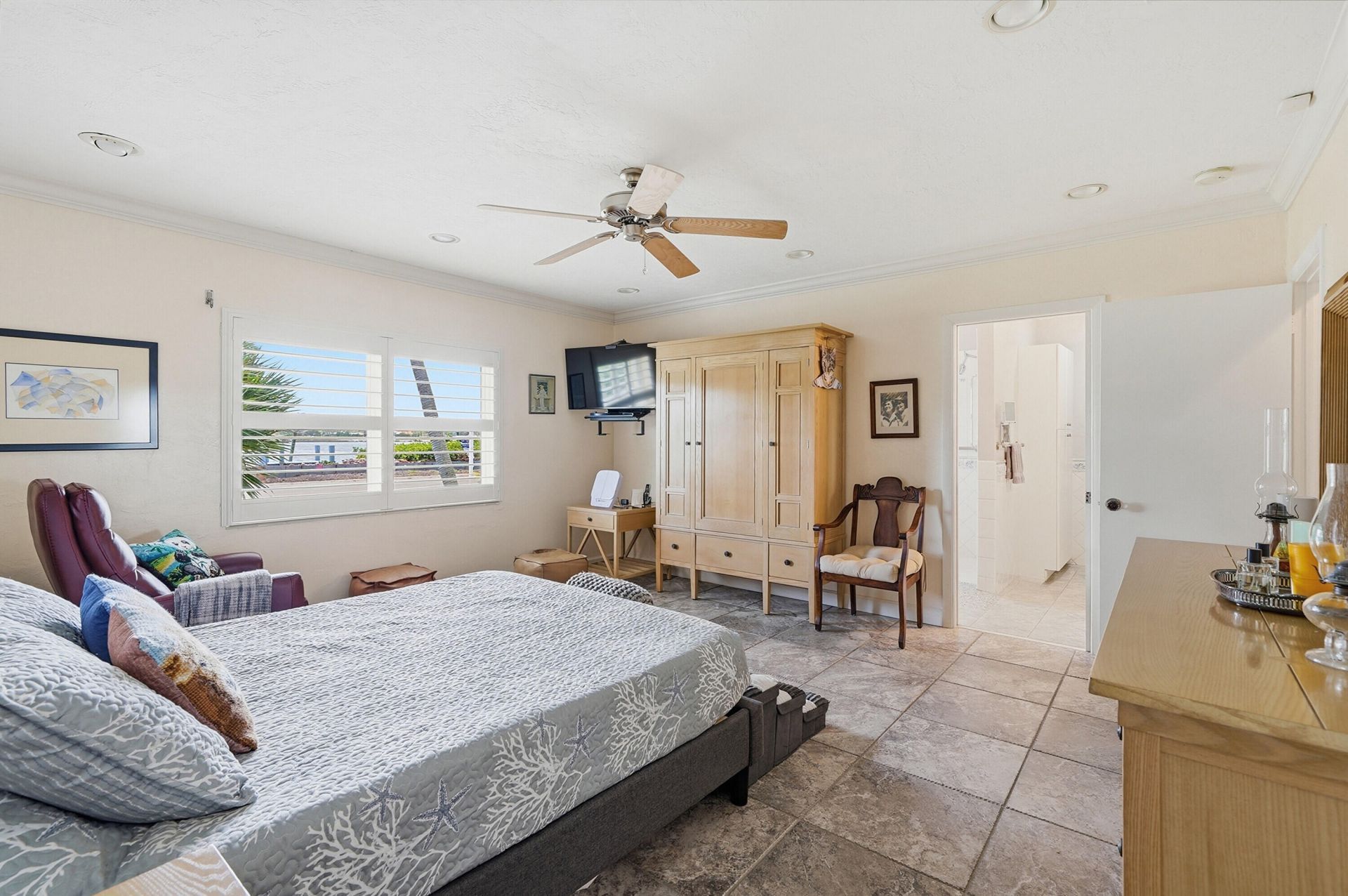 707 N Northlake Drive, Hollywood, FL 33019 Photo