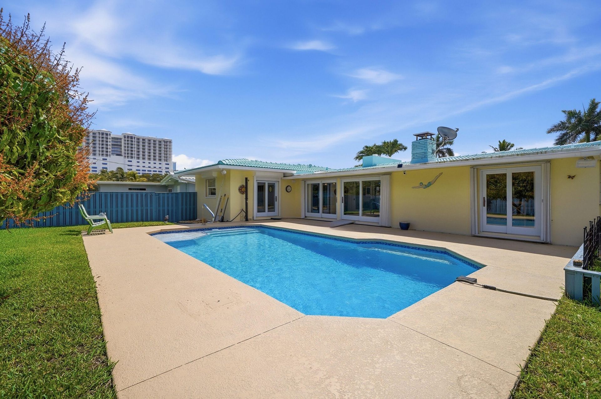 707 N Northlake Drive, Hollywood, FL 33019 Photo