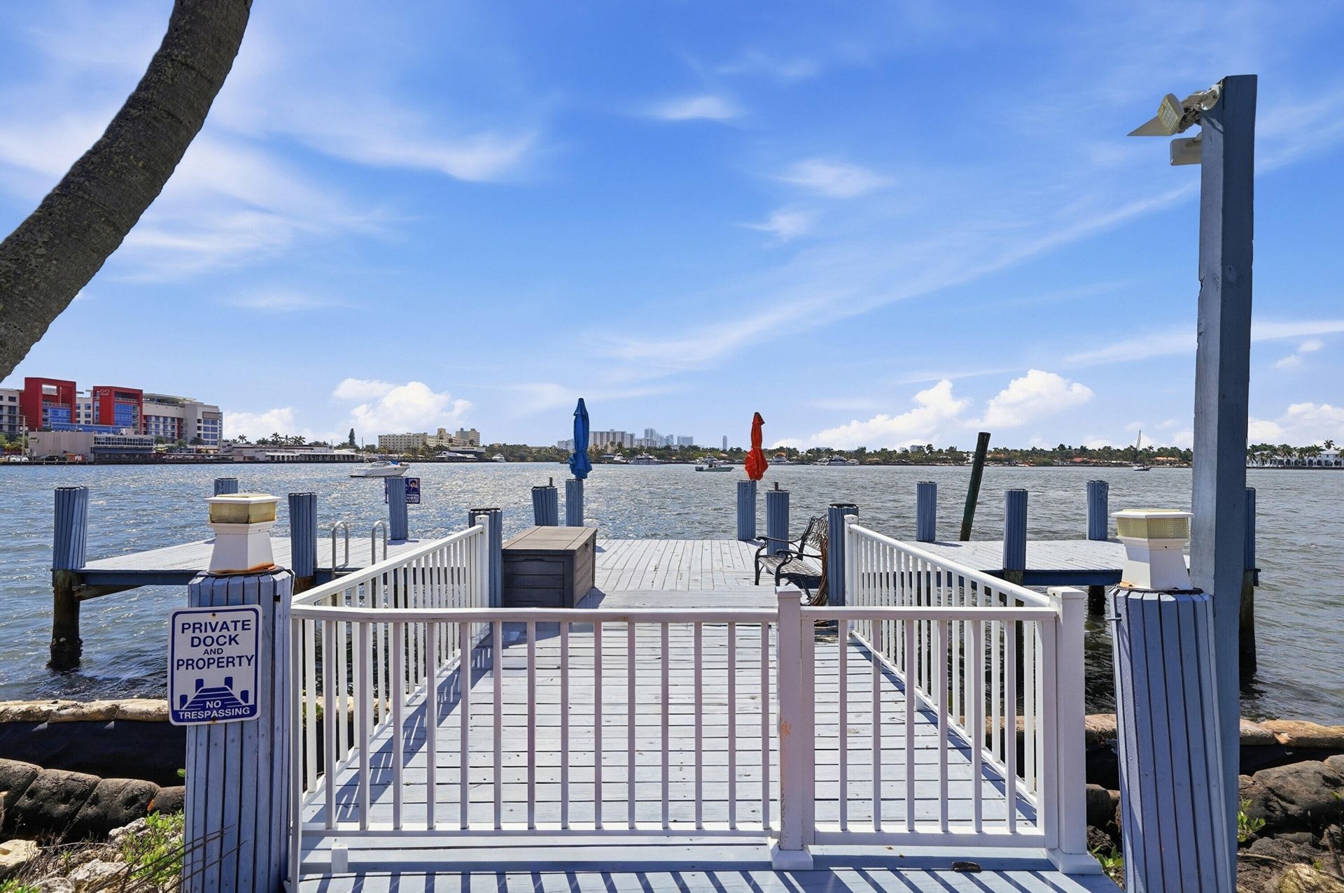 707 N Northlake Drive, Hollywood, FL 33019 Photo