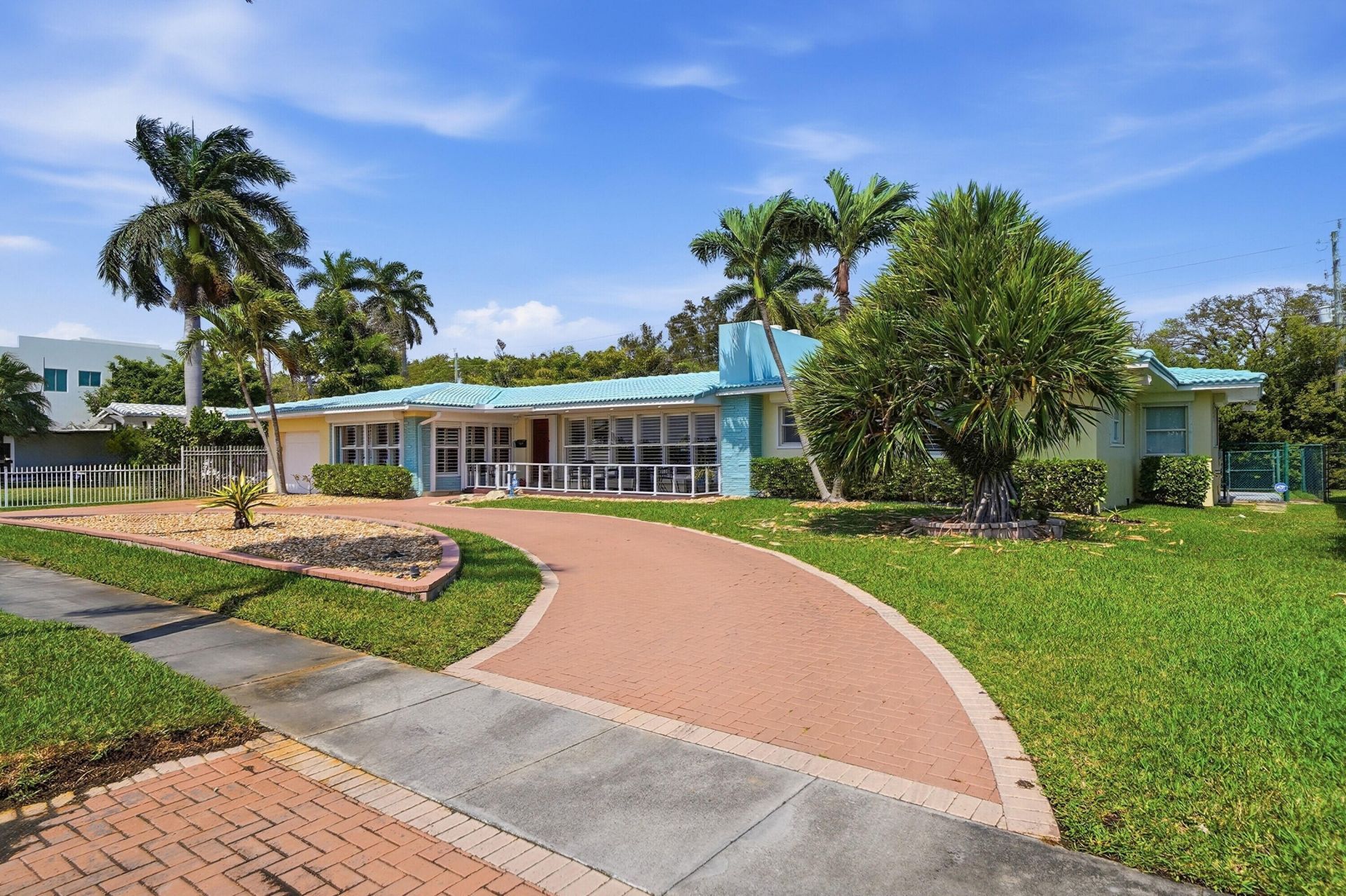 707 N Northlake Drive, Hollywood, FL 33019 Photo