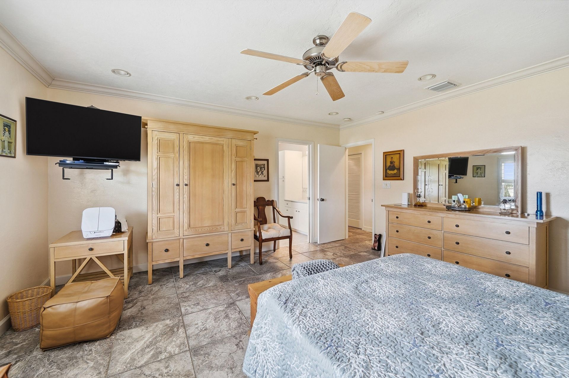 707 N Northlake Drive, Hollywood, FL 33019 Photo