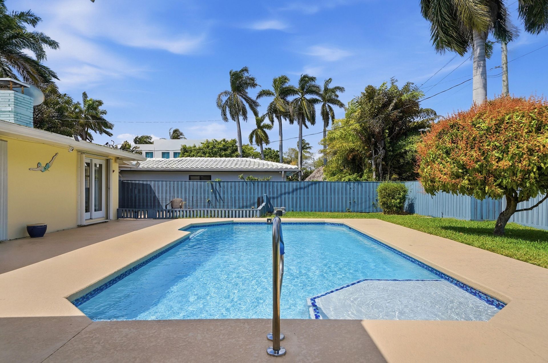 707 N Northlake Drive, Hollywood, FL 33019 Photo