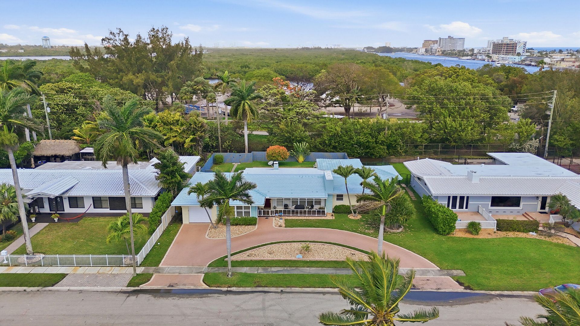 707 N Northlake Drive, Hollywood, FL 33019 Photo