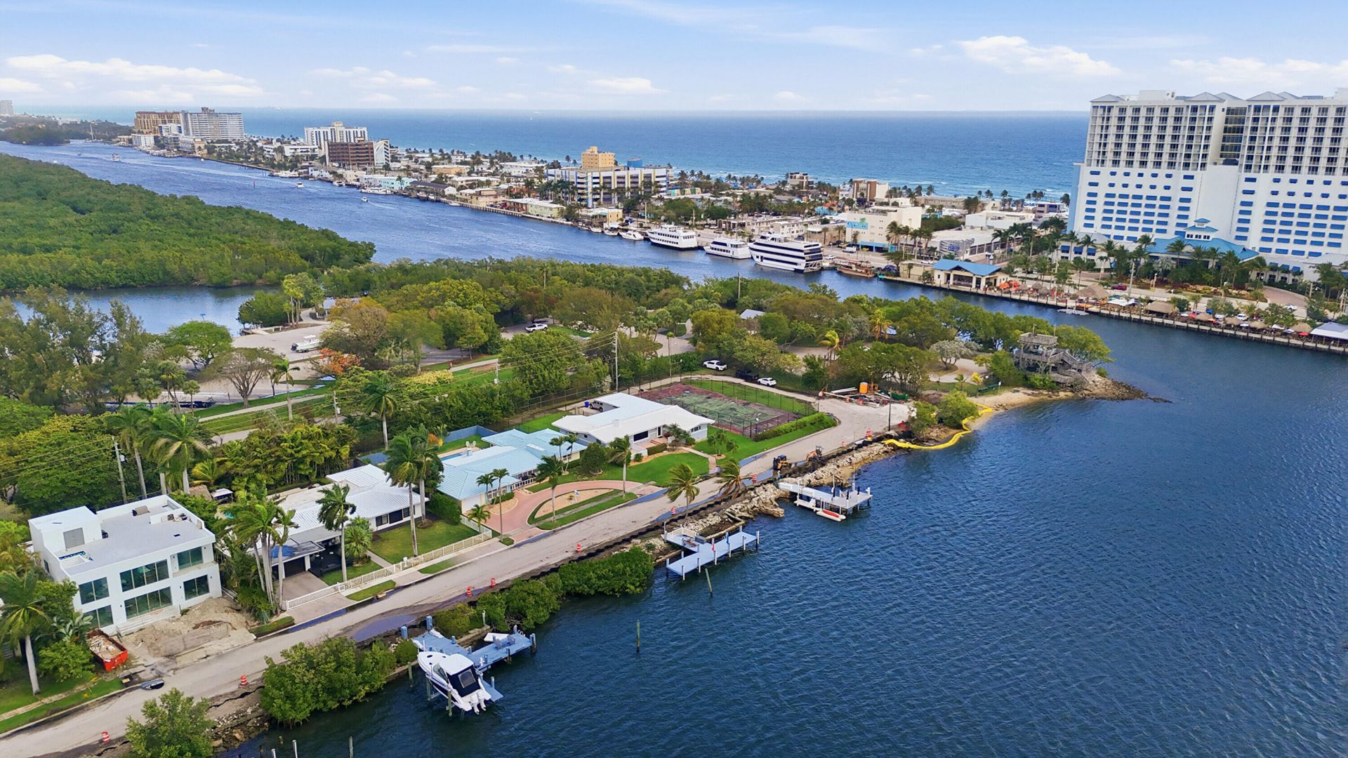 707 N Northlake Drive, Hollywood, FL 33019 Photo