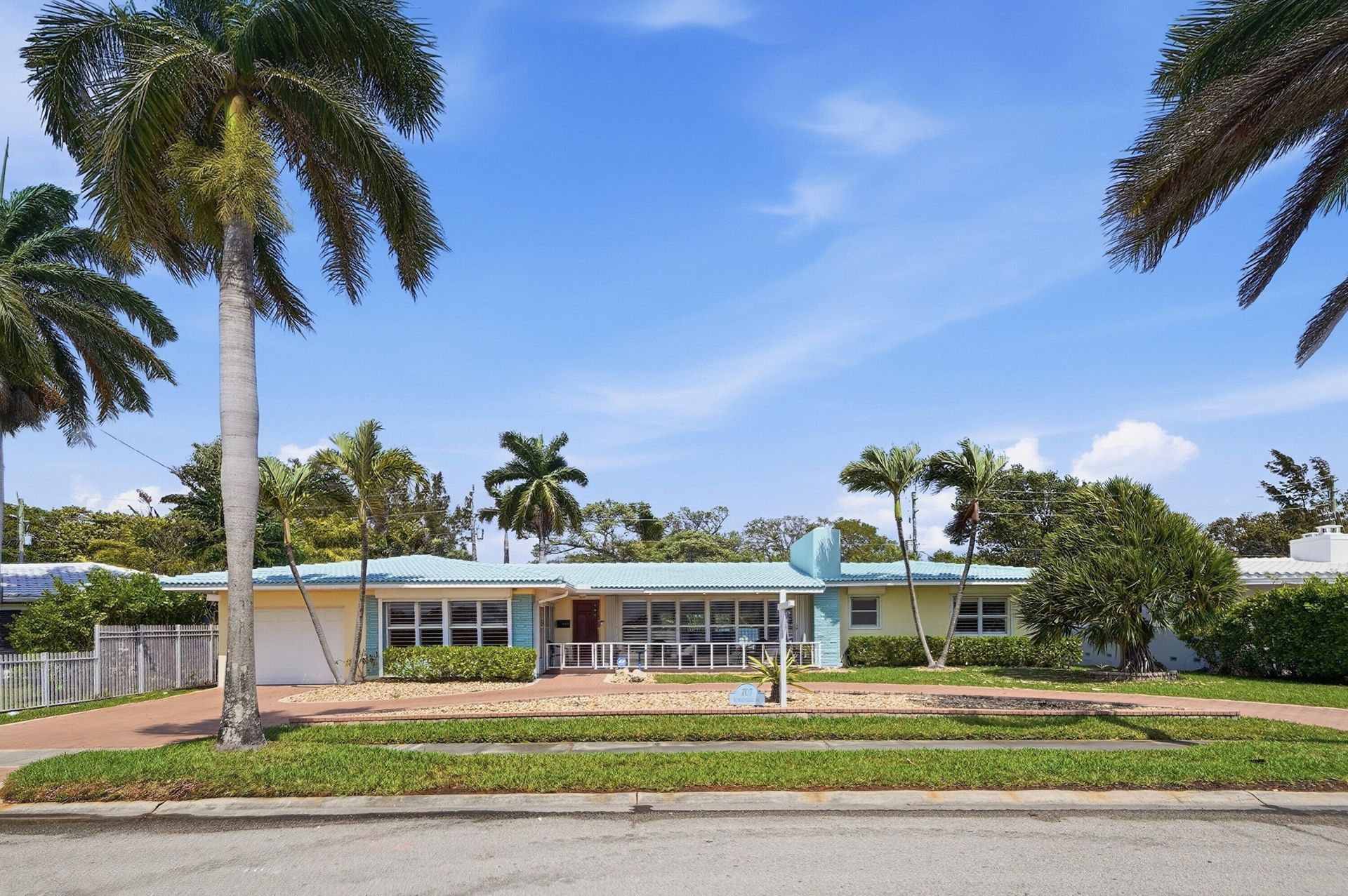 707 N Northlake Drive, Hollywood, FL 33019 Photo