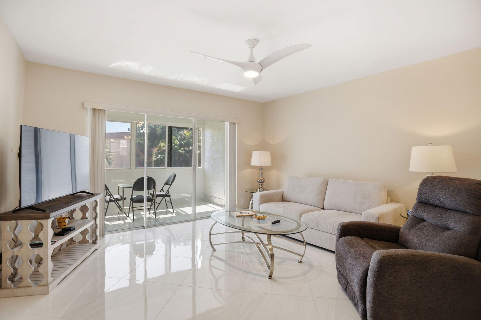 721 Lori Drive, Unit 210, Palm Springs, FL 33461 Photo