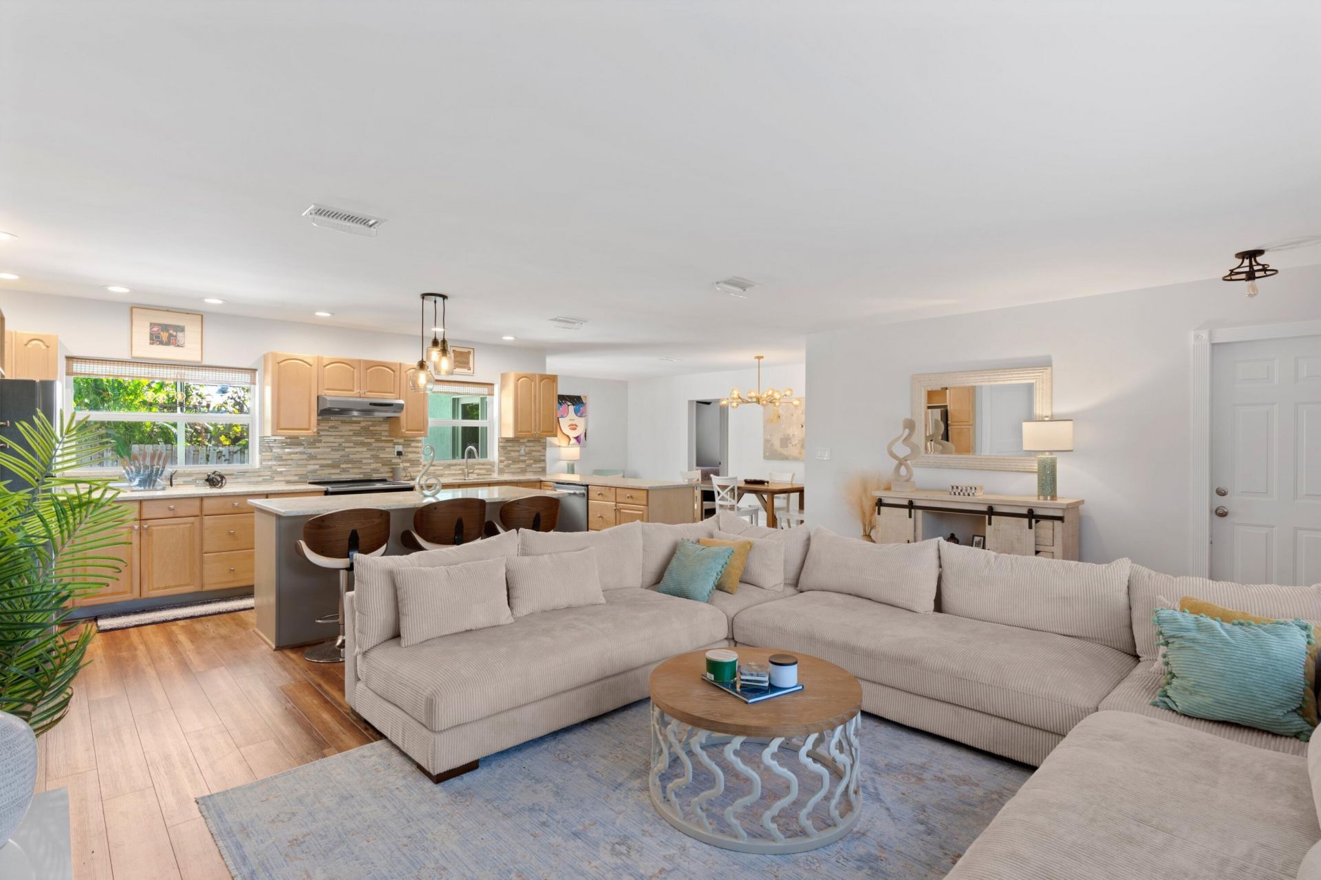 136 Oregon Lane, Boca Raton, FL 33487 Photo