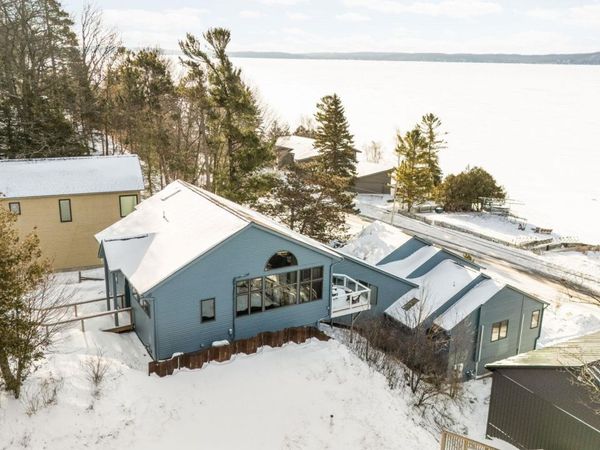 3142 Crystal Drive, Beulah, MI 49612