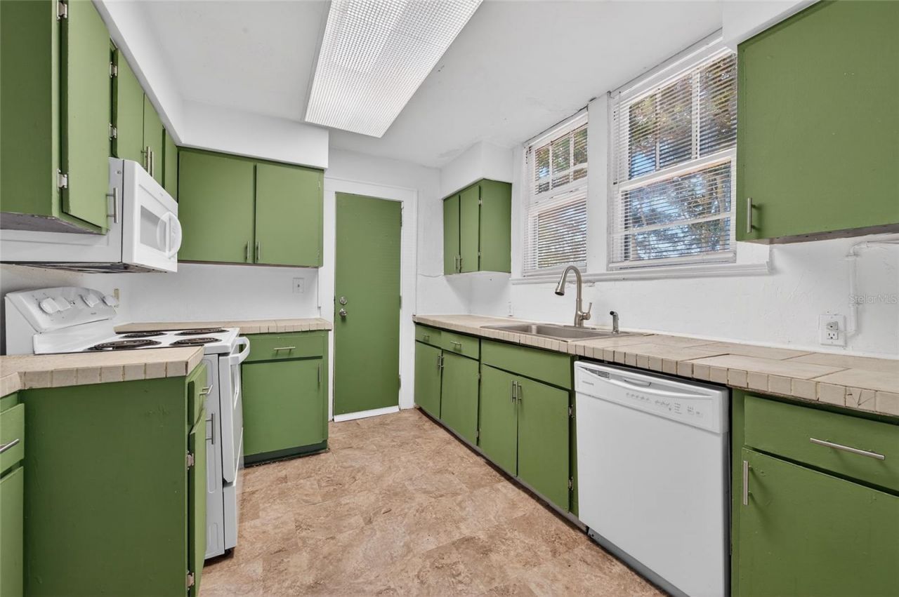 1616 Crescent Ridge Road , Daytona Beach, FL 32118 Photo