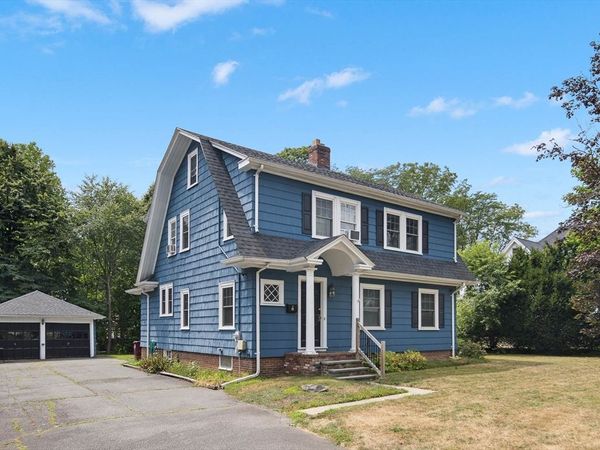15 E Grove St, Middleboro, MA 02346
