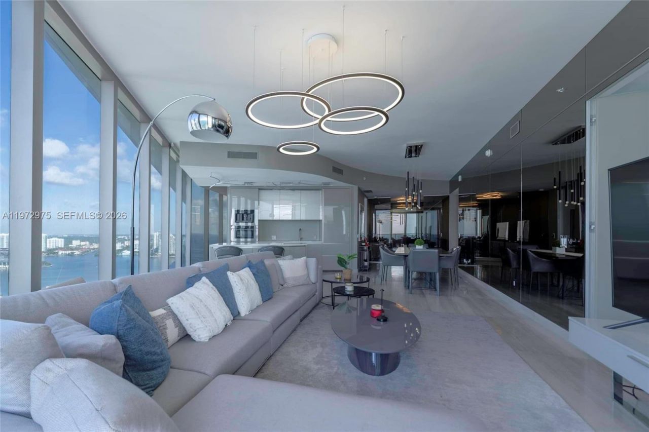 18975 Collins Ave , Unit 3004, Sunny Isles Beach, FL 33160 Photo