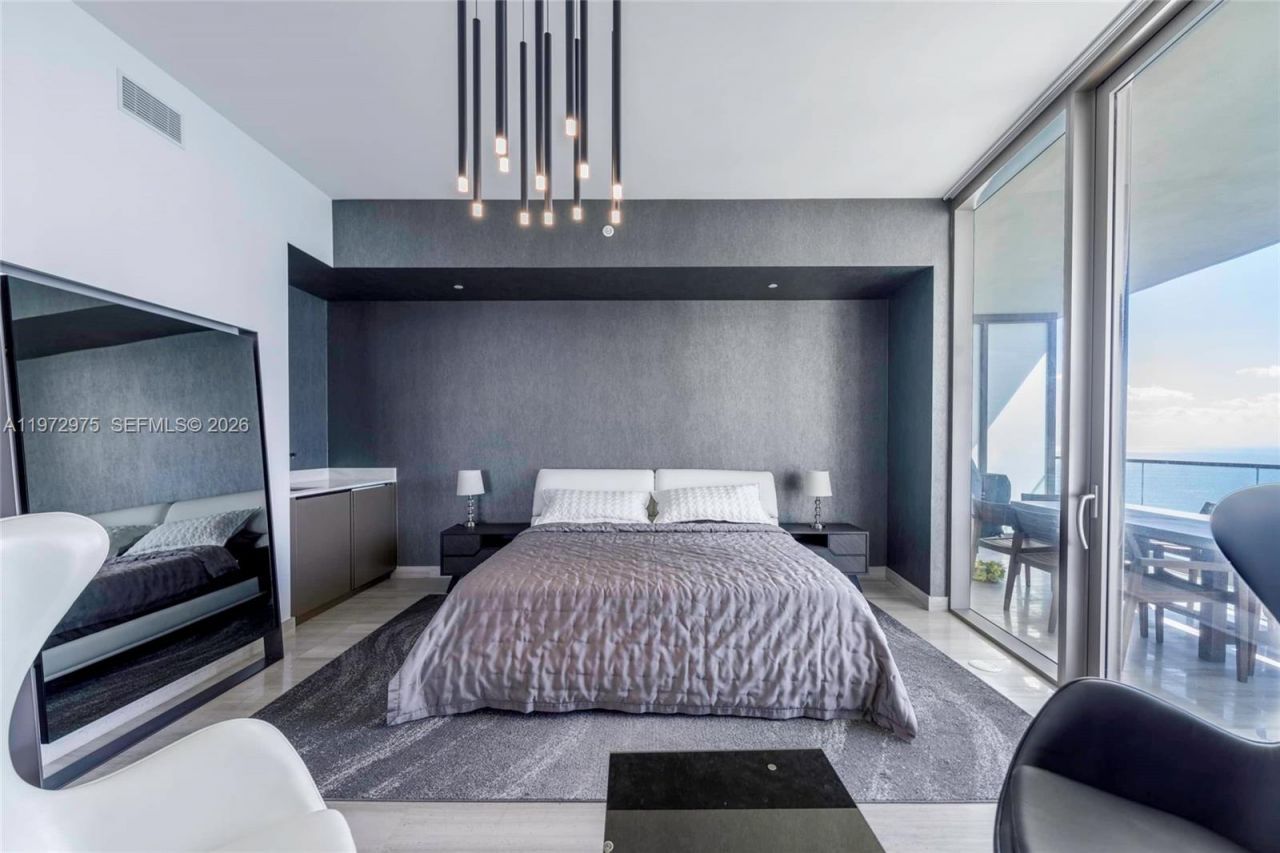 18975 Collins Ave , Unit 3004, Sunny Isles Beach, FL 33160 Photo