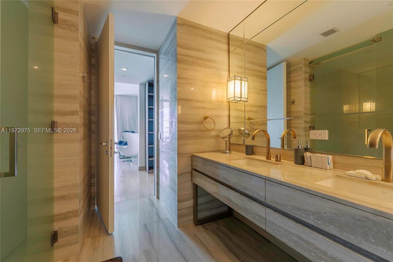 18975 Collins Ave , Unit 3004, Sunny Isles Beach, FL 33160 Photo