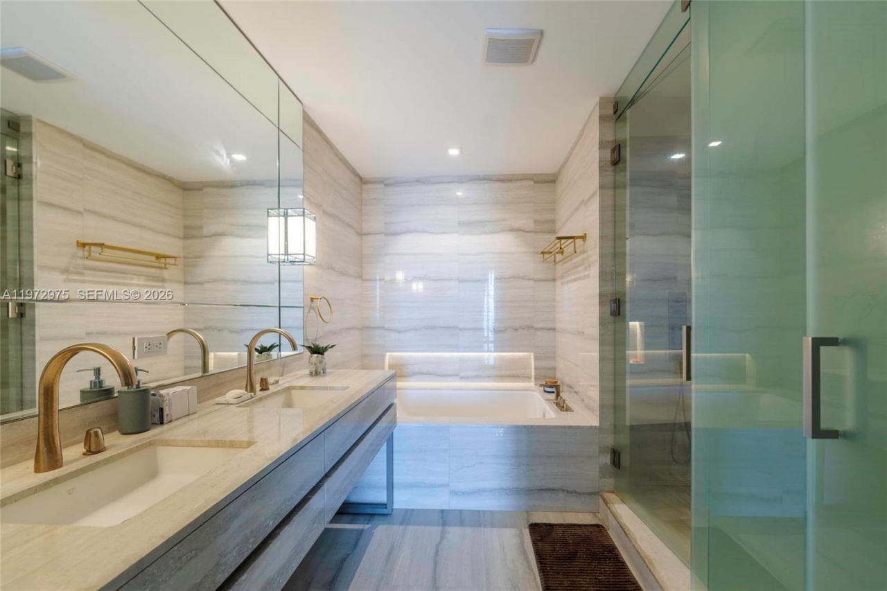 18975 Collins Ave , Unit 3004, Sunny Isles Beach, FL 33160 Photo