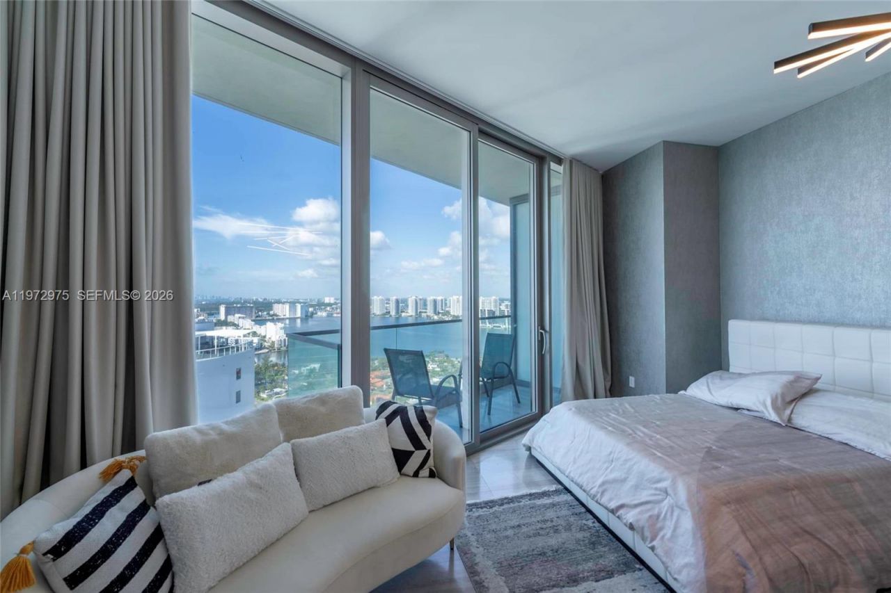 18975 Collins Ave , Unit 3004, Sunny Isles Beach, FL 33160 Photo