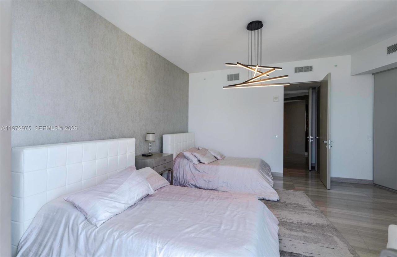 18975 Collins Ave , Unit 3004, Sunny Isles Beach, FL 33160 Photo