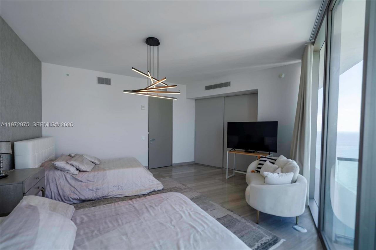 18975 Collins Ave , Unit 3004, Sunny Isles Beach, FL 33160 Photo