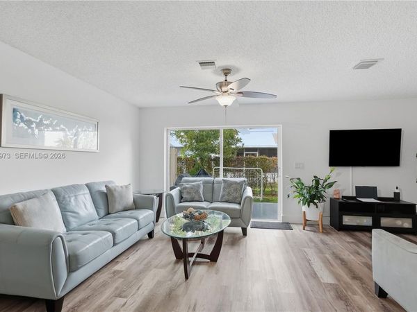 4765 SW 14th St, Deerfield Beach, FL 33442