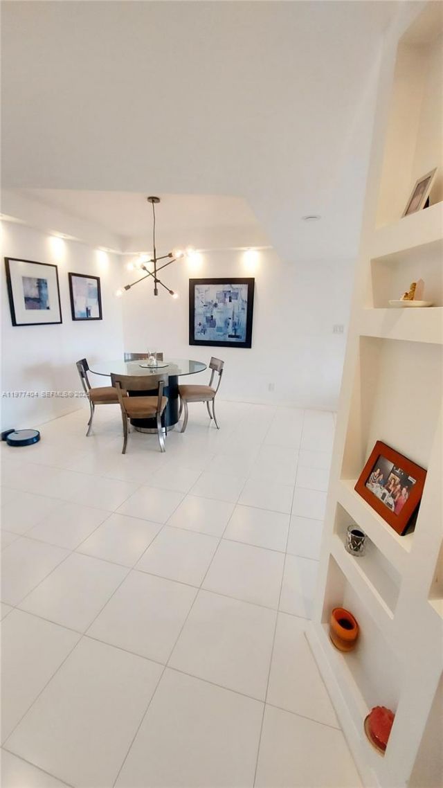 1000 W Island Blvd, Unit 508, Aventura, FL 33160 Photo