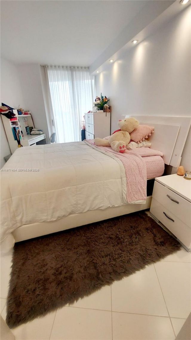1000 W Island Blvd, Unit 508, Aventura, FL 33160 Photo